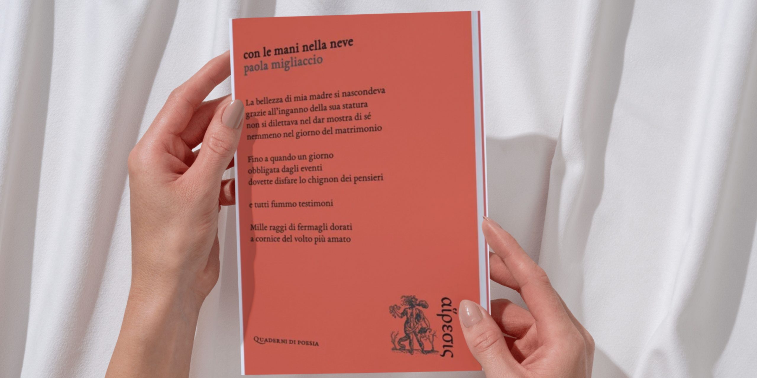 con-le-mani-nella-neve